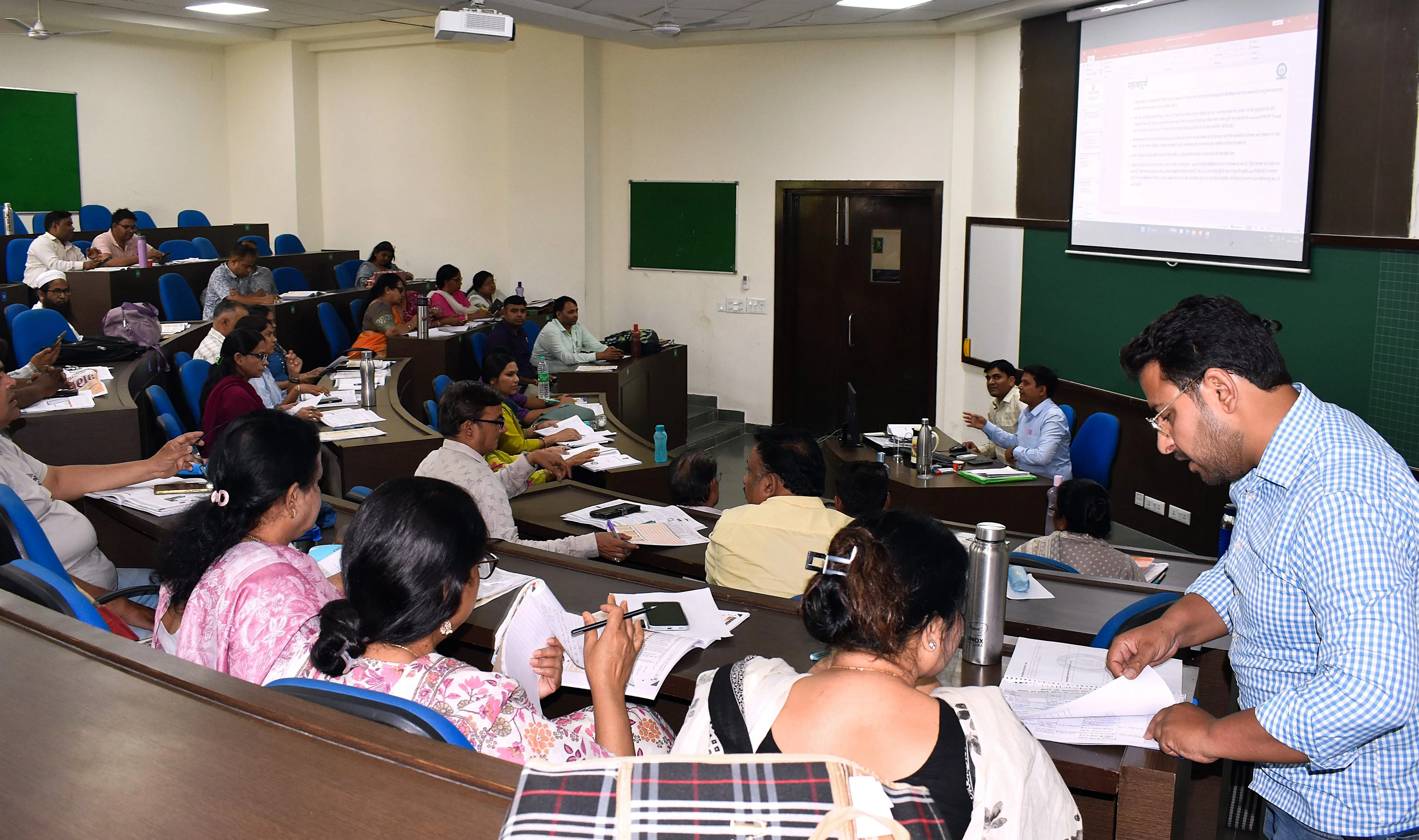 Door-to-door census survey of 2027 begins in New Delhi, enumerators fan out across national capital