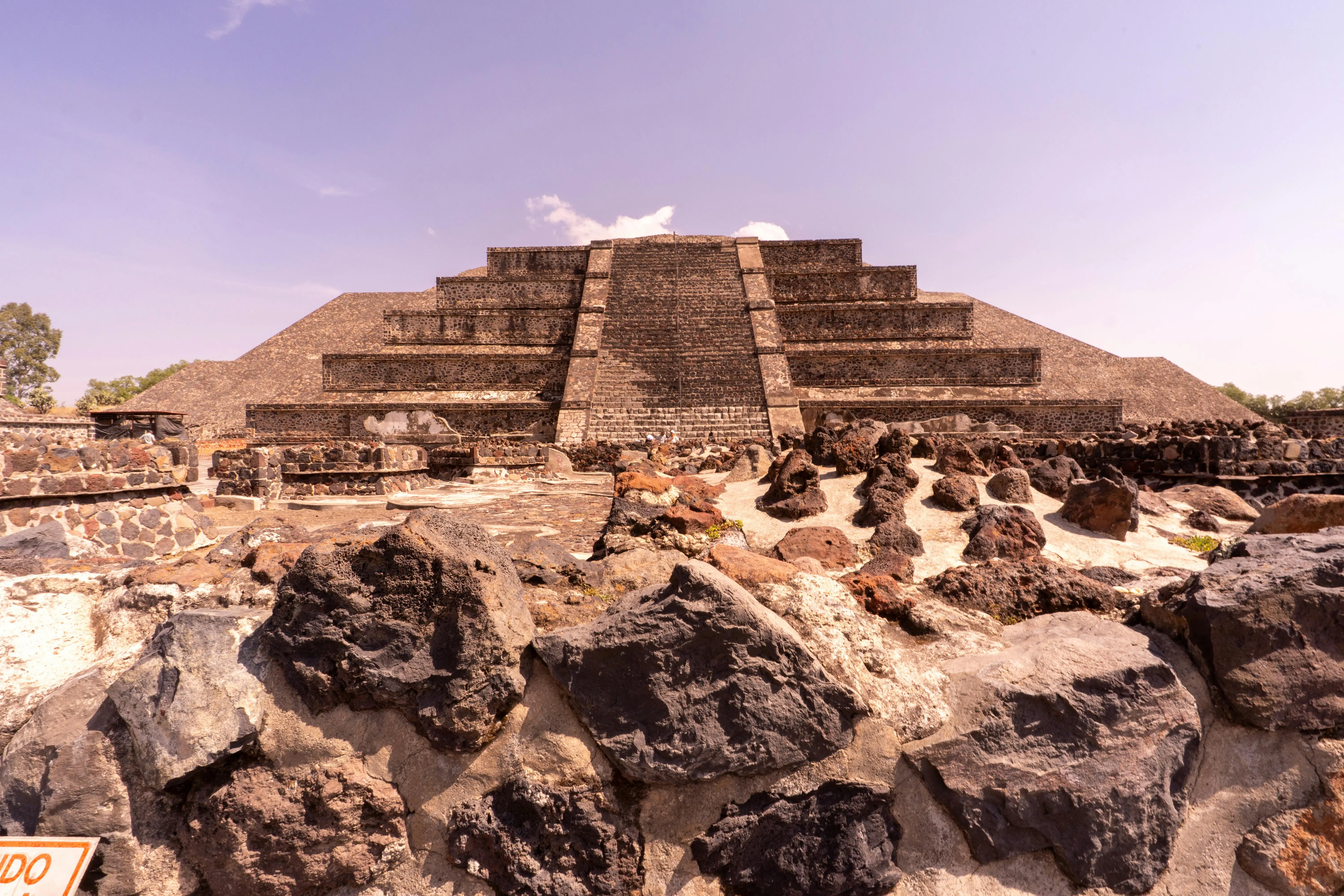 Teotihuacanos buried war captives between layers of stones