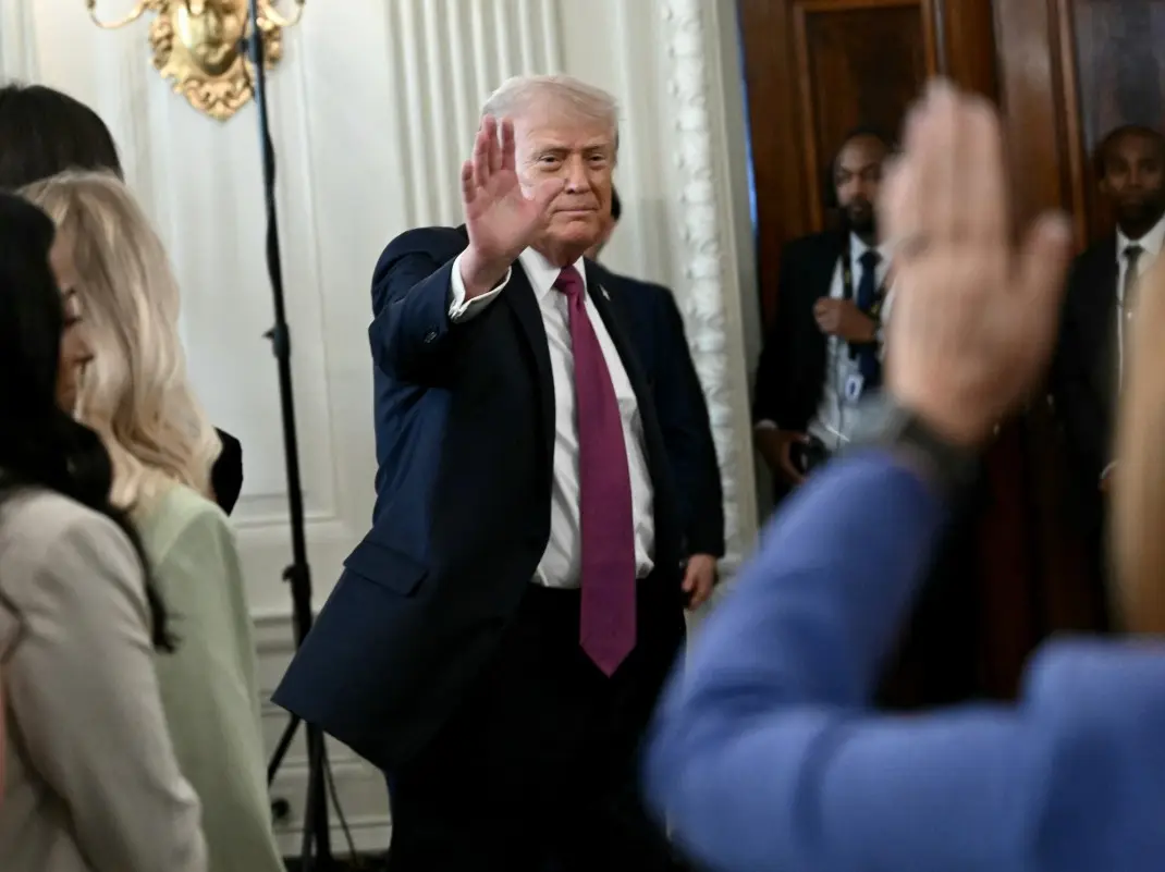 Donald Trump considers UAE bailout says he is shocked 'they are really rich' Donald Trump considers UAE bailout says he is shocked 'they are really rich'