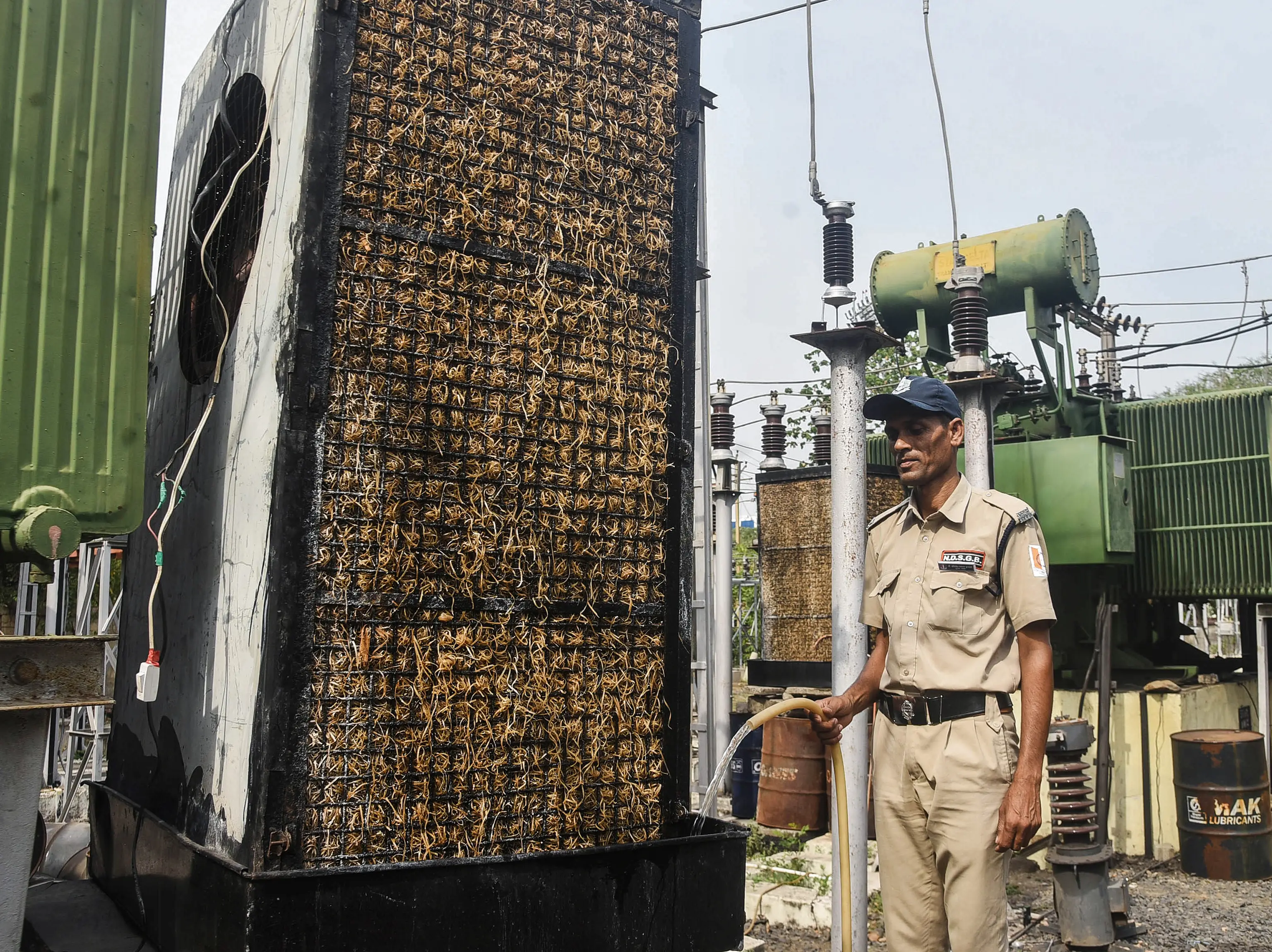 India tops global heat charts with 19 of 20 hottest cities, IMD warns of continued heatwave India tops global heat charts with 19 of 20 hottest cities, IMD warns of continued heatwave