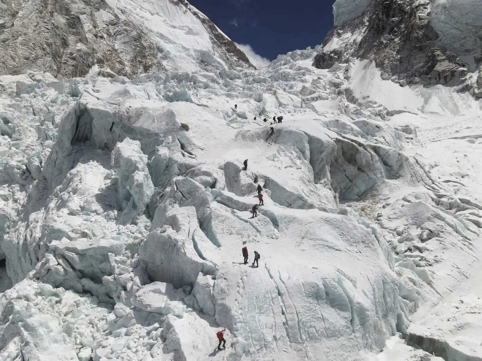 Frozen threat above as 400+ climbers remain stuck in Everest base camp Frozen threat above as 400+ climbers remain stuck in Everest base camp