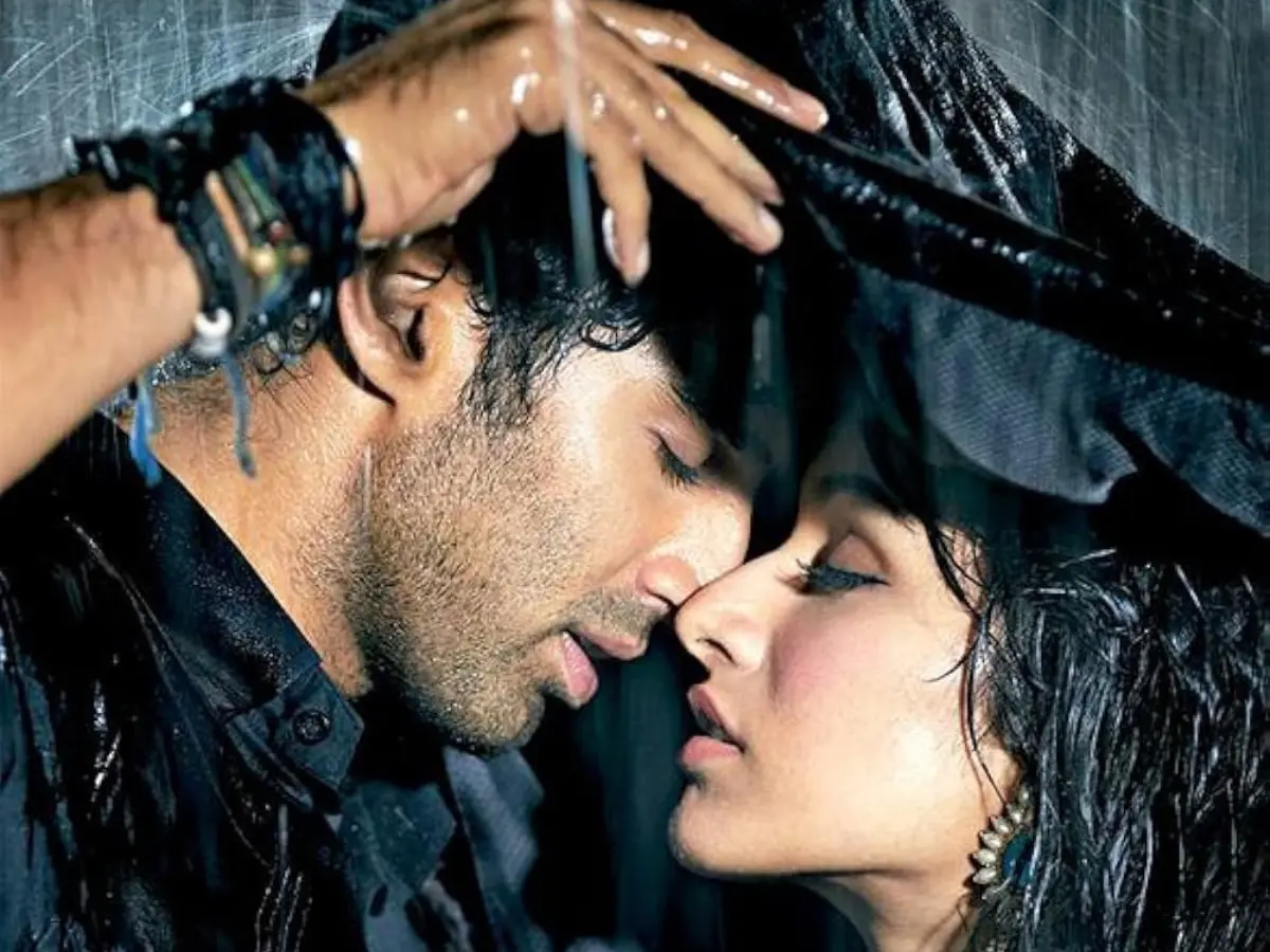 Is Aashiqui 2 re-releasing in theatres? Shraddha Kapoor's reacts Is Aashiqui 2 re-releasing in theatres? Shraddha Kapoor's reacts