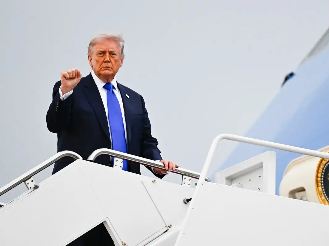 Trump calls Jeffries and Candace Owens 'Low IQ' in late-night Truth Social rant Trump calls Jeffries and Candace Owens 'Low IQ' in late-night Truth Social rant