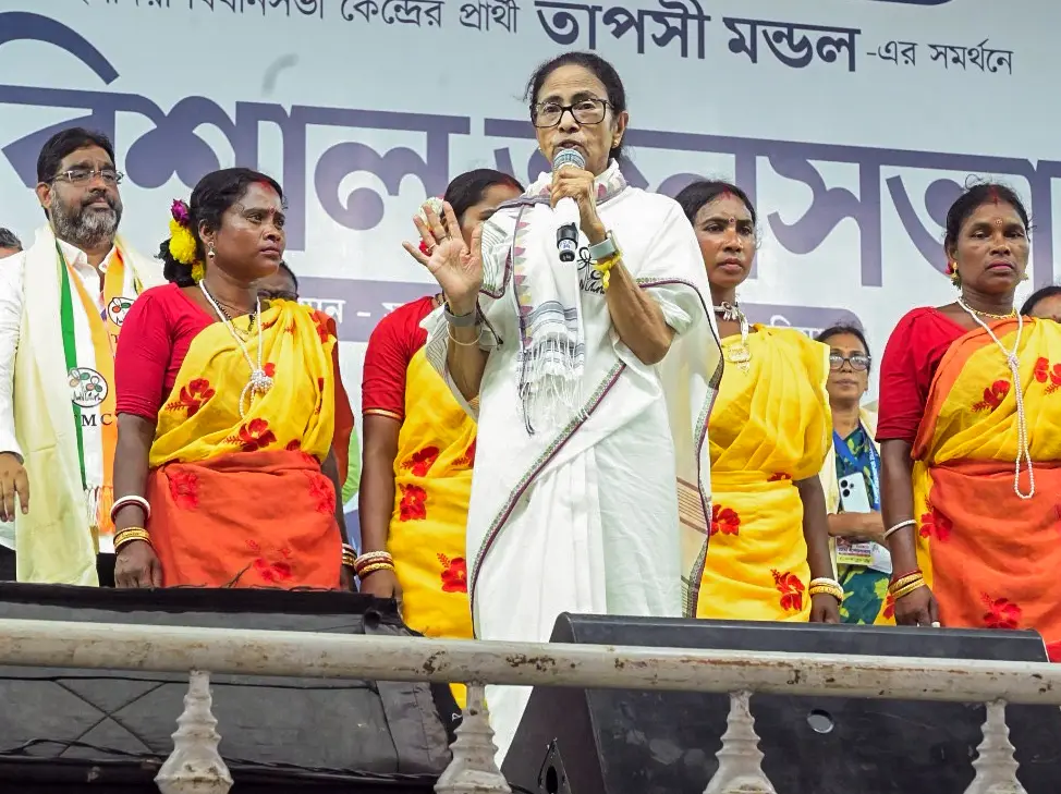 Mamata Banerjee threatens legal action against Amit Shah over TMC remarks Mamata Banerjee threatens legal action against Amit Shah over TMC remarks