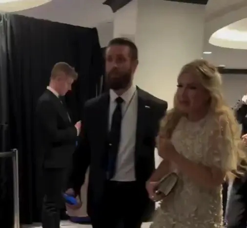 'I just want to go home': Erika Kirk breaks down after gunfire erupts at White House dinner - VIDEO