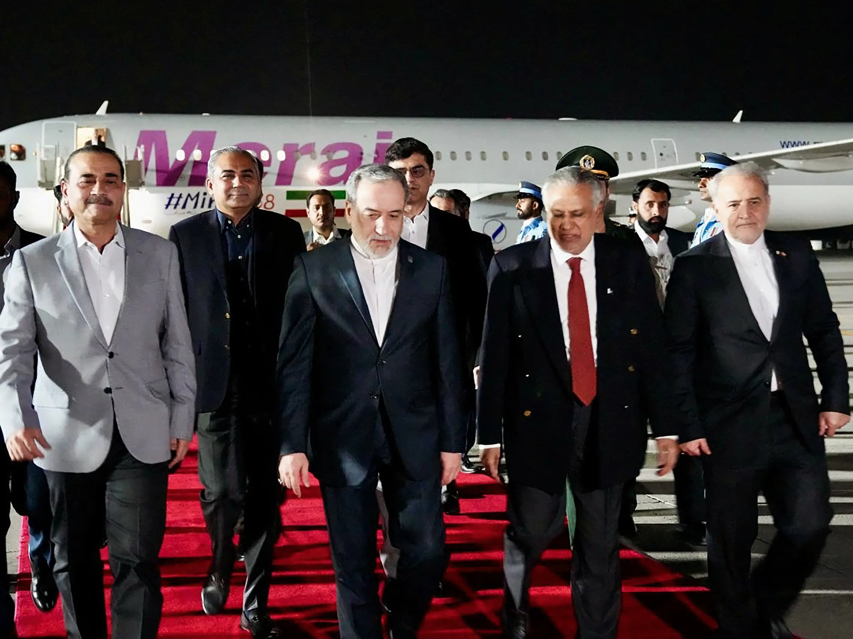 Iran FM returns to Pakistan following Oman visit and US envoy cancellation Iran FM returns to Pakistan following Oman visit and US envoy cancellation