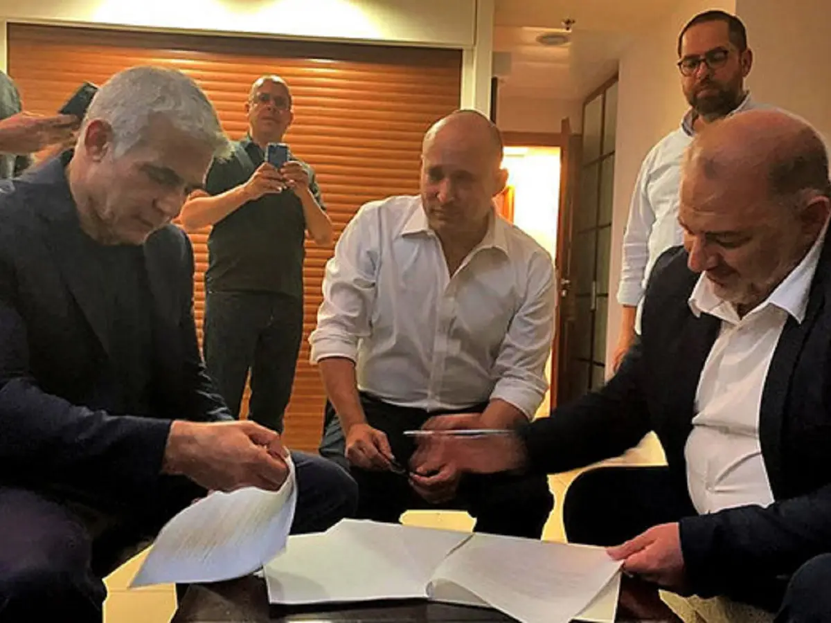 Former PMs Naftali Bennett and Yair Lapid join hands to challenge Netanyahu in Oct. elections