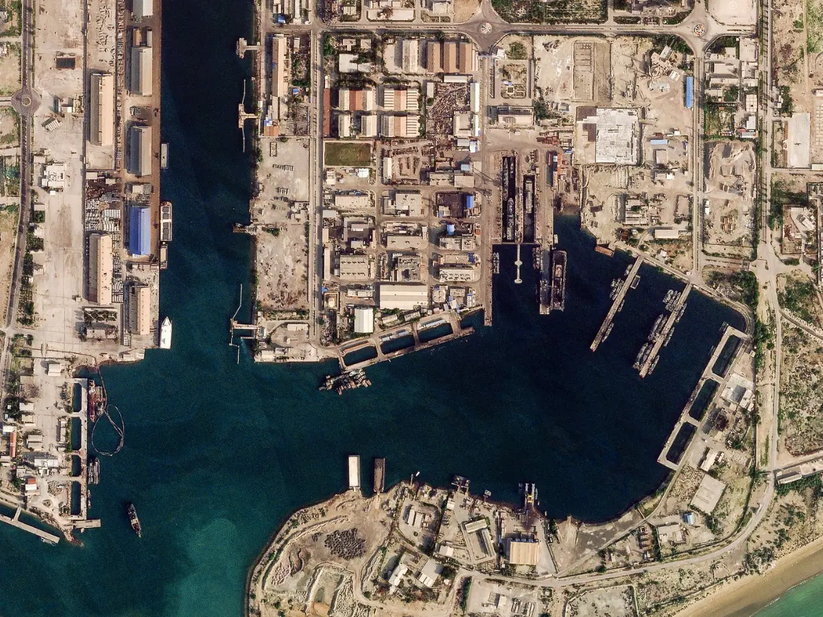 Pakistan notifies 6 transit routes for Iran goods amid Strait of Hormuz standoff