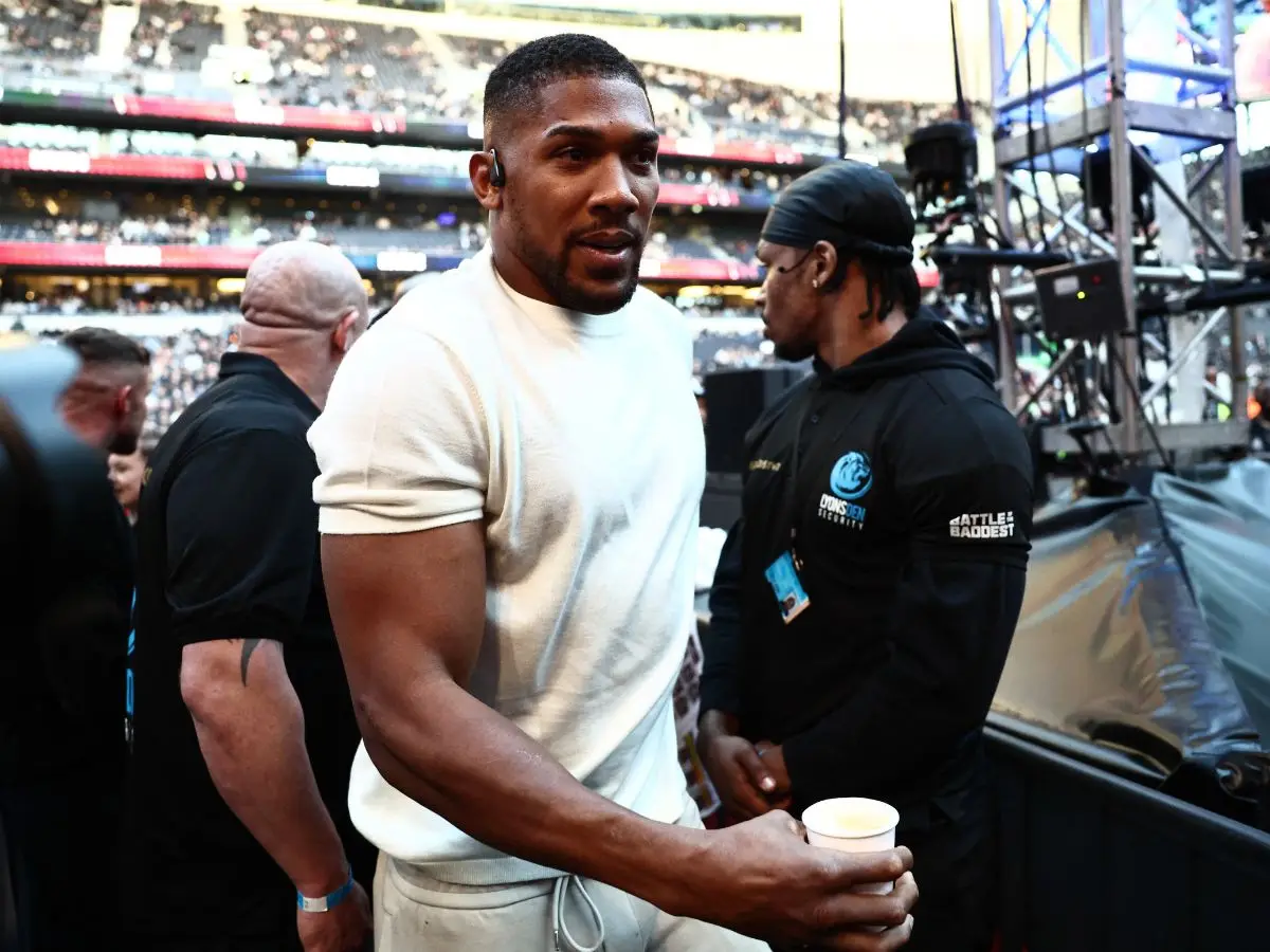 Anthony Joshua is BACK! Ex-heavyweight champion announces in-ring return since Lagos car crash Anthony Joshua is BACK! Ex-heavyweight champion announces in-ring return since Lagos car crash