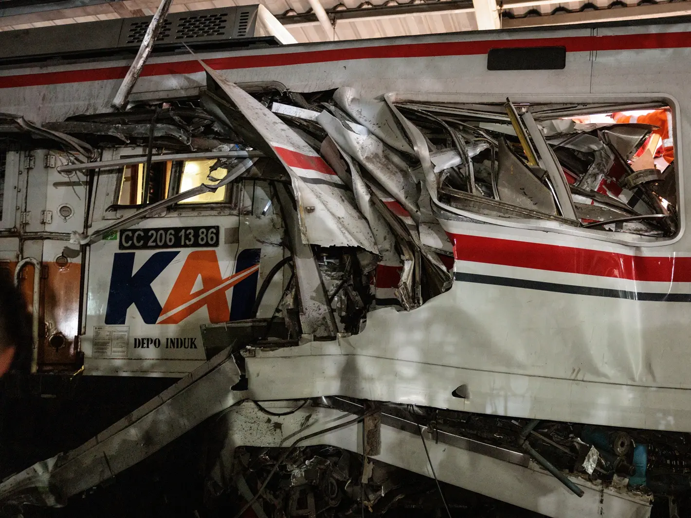 Indonesia: Four killed, dozens injured as two trains collide near Jakarta Indonesia: Four killed, dozens injured as two trains collide near Jakarta