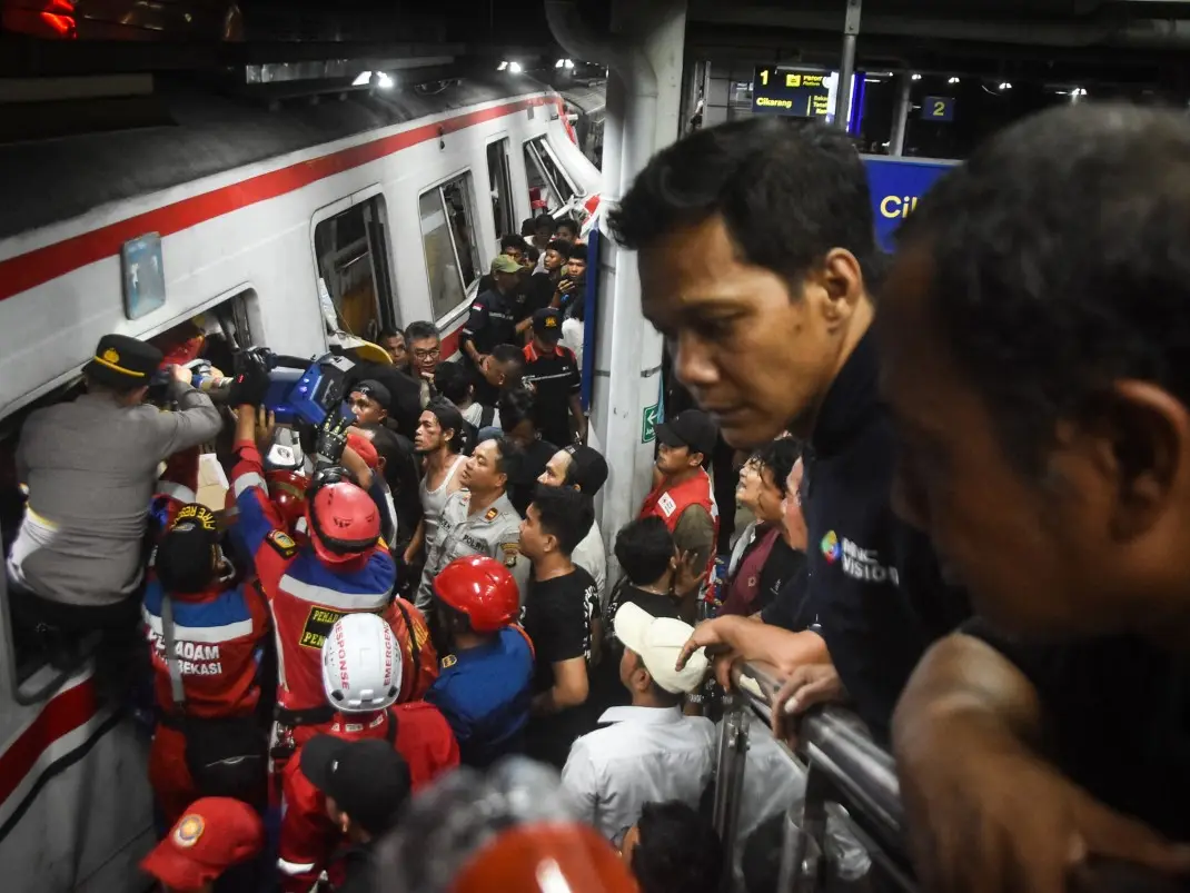 Jakarta train collision death toll rises to 7, probe underway: Rescuers say 'some victims alive under the wreckage' Jakarta train collision death toll rises to 7, probe underway: Rescuers say 'some victims alive under the wreckage'