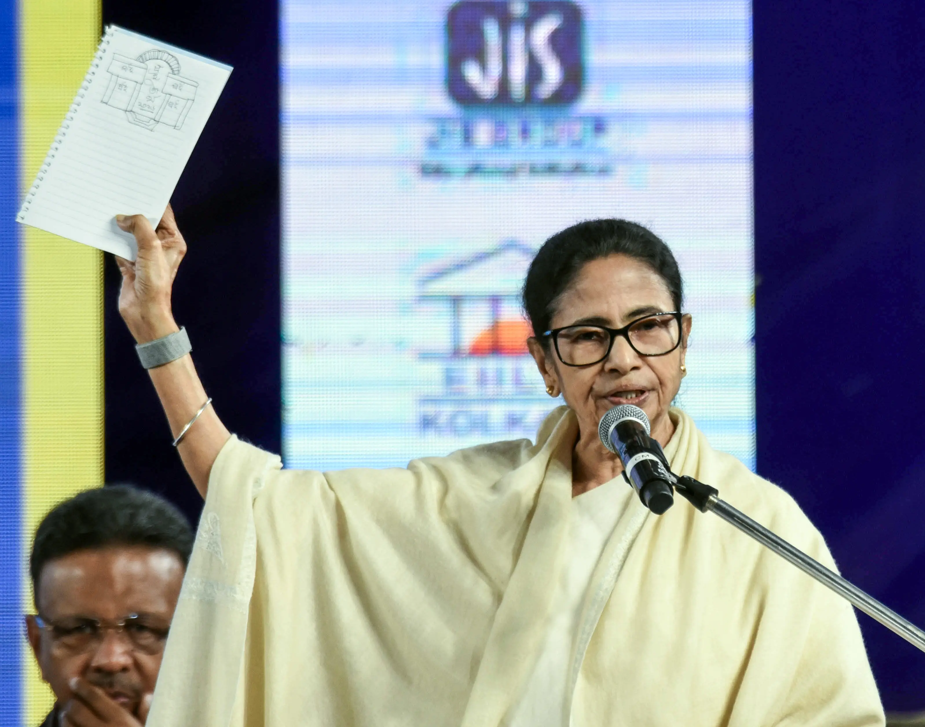 West Bengal heads into final phase of high-stakes assembly polls; Mamata Banerjee among over 1,000 candidates in fray