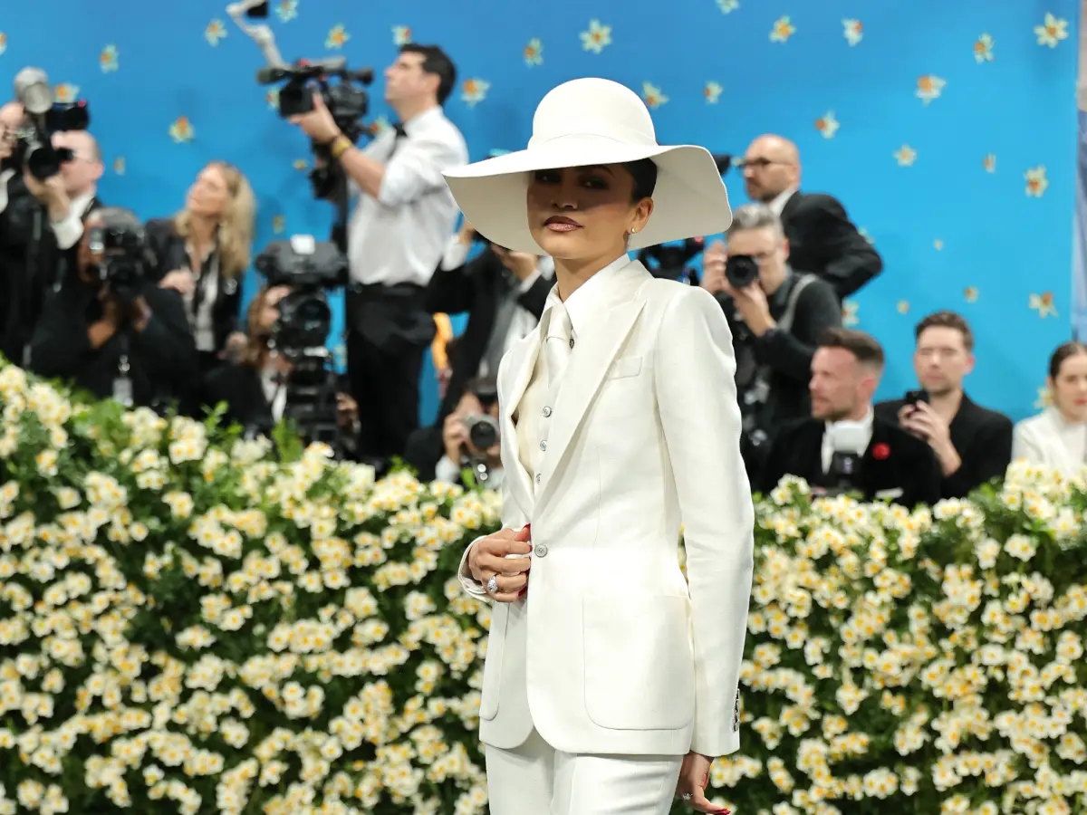 Met Gala 2026 guest list: LISA, Zendaya, Sabrina Carpenter- the expected attendees at fashion's biggest night Met Gala 2026 guest list: LISA, Zendaya, Sabrina Carpenter- the expected attendees at fashion's biggest night