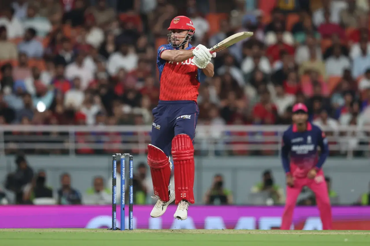 Stoinis explodes in death overs to boost PBKS innings
