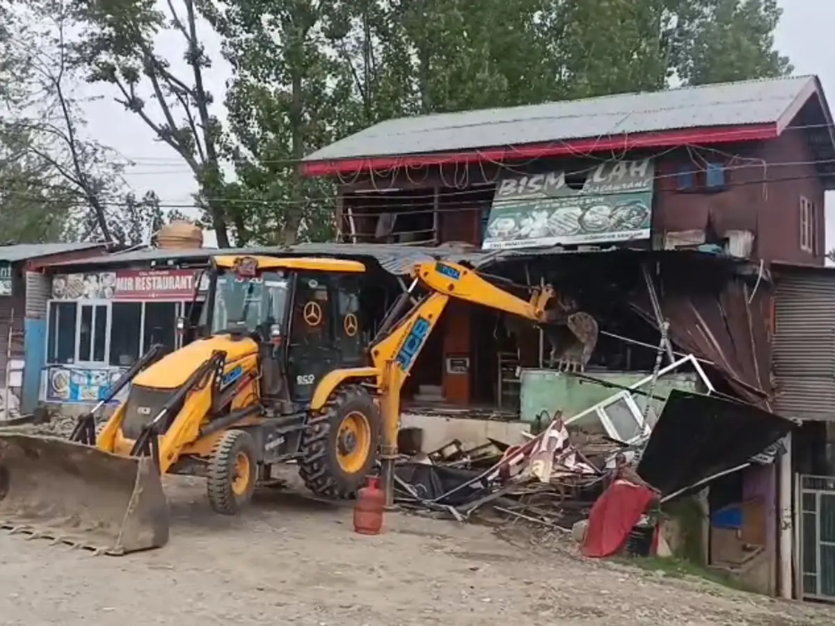 Crackdown intensifies: J&K administration demolishes drug-linked properties in major anti-narcotics drive