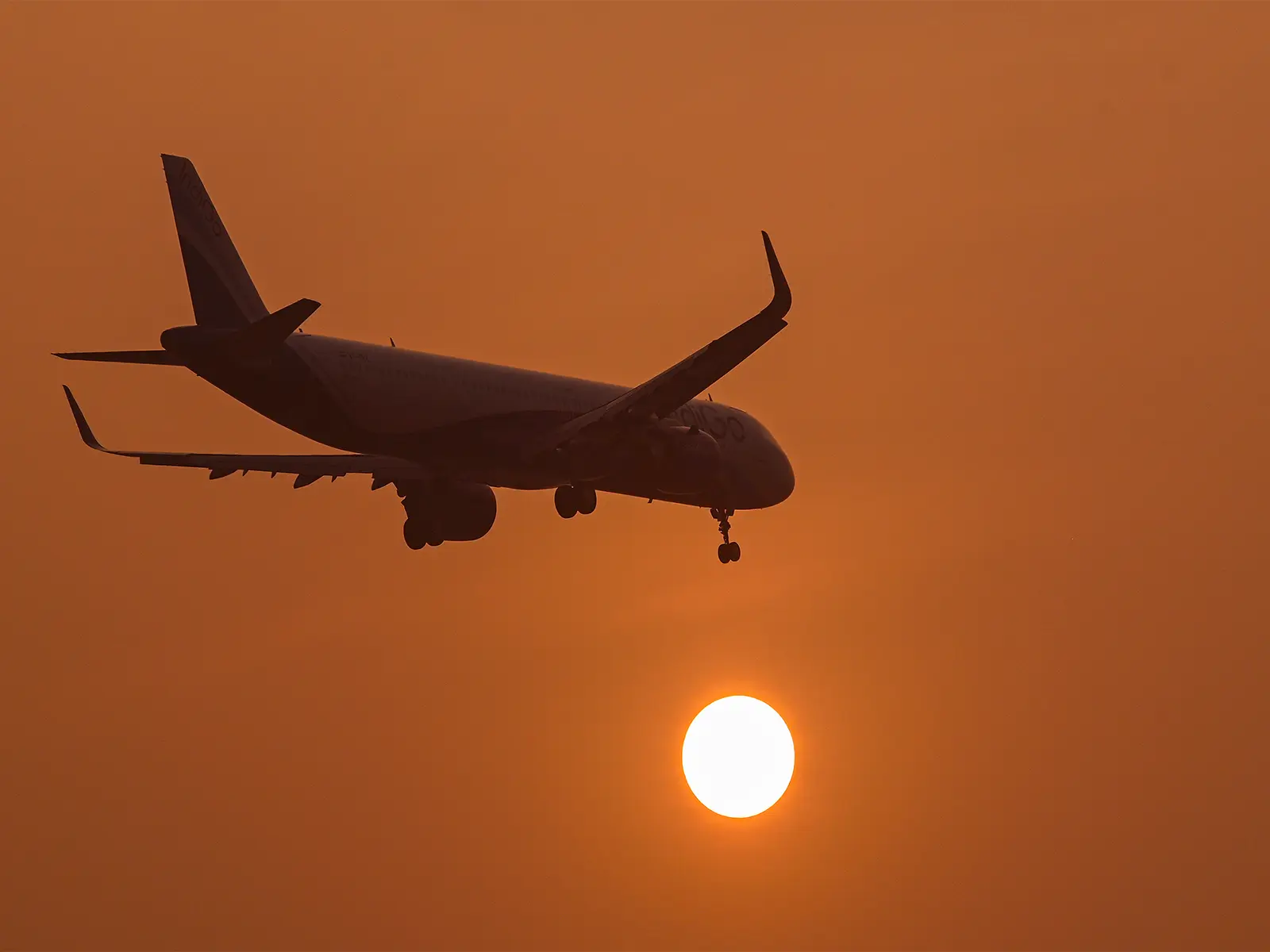 Passenger jumps off Air Arabia plane during taxiing at Chennai airport – What happened? Passenger jumps off Air Arabia plane during taxiing at Chennai airport – What happened?