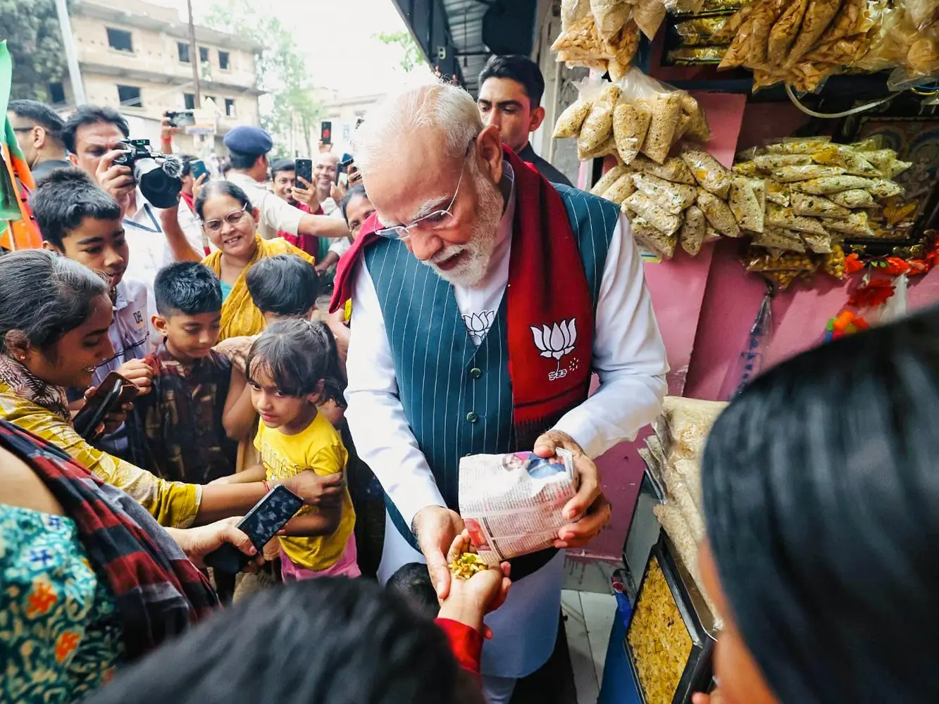 PM Modi’s Jhalmuri moment reflects BJP surge as party leads in all Jhargram seats held by TMC PM Modi’s Jhalmuri moment reflects BJP surge as party leads in all Jhargram seats held by TMC