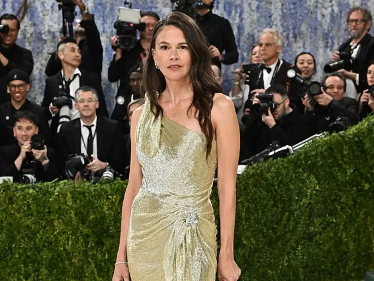 Sutton Foster