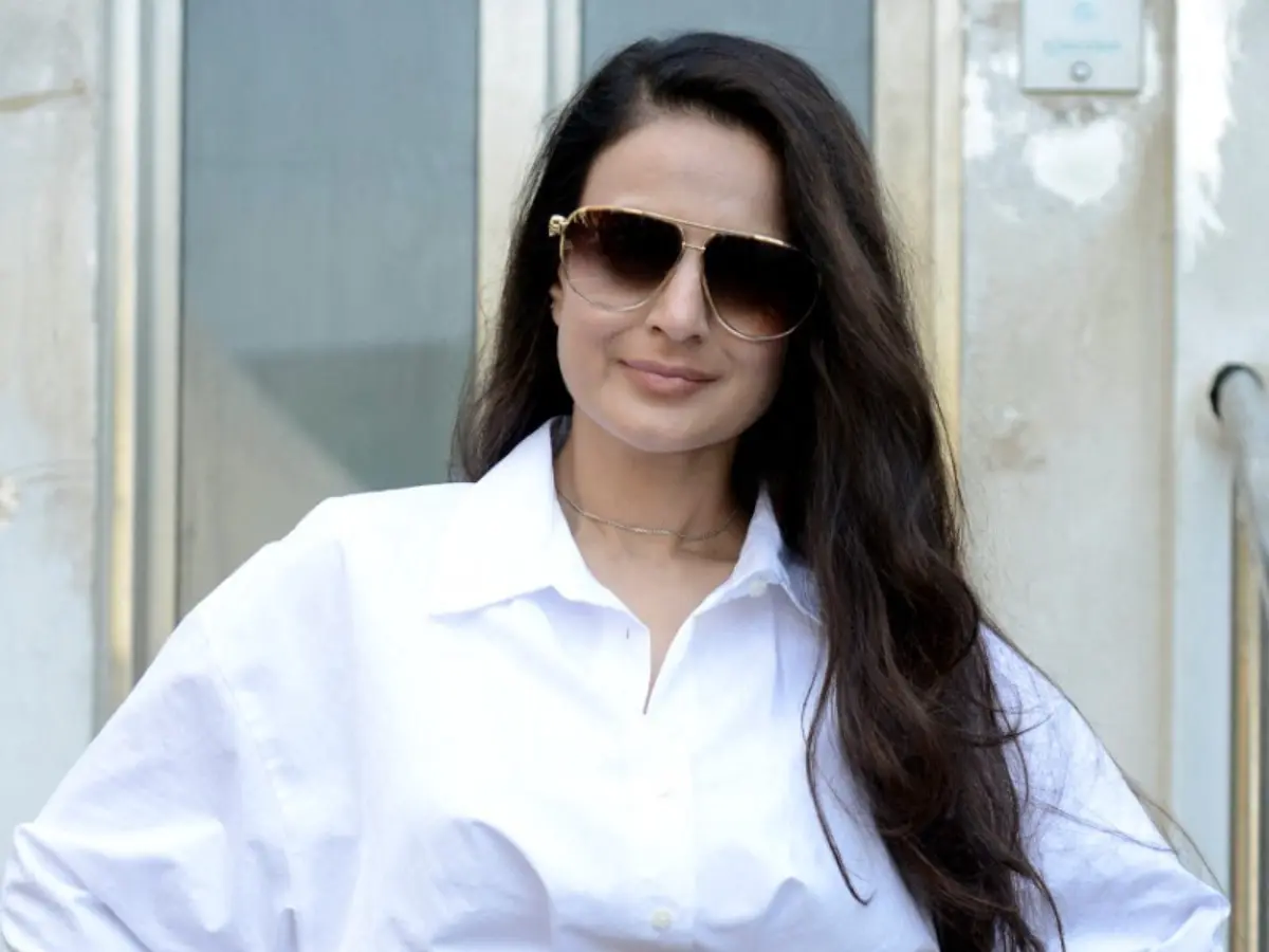 'When will this WAR end': Ameesha Patel stranded in the UAE after Iran missile strike shuts airspace 'When will this WAR end': Ameesha Patel stranded in the UAE after Iran missile strike shuts airspace