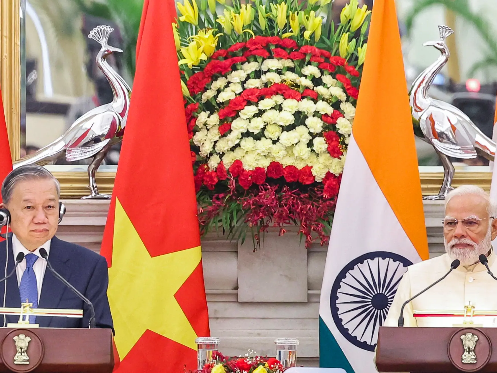 India, Vietnam set $25 billion trade target by 2030, sign key MoUs including BrahMos deal India, Vietnam set $25 billion trade target by 2030, sign key MoUs including BrahMos deal