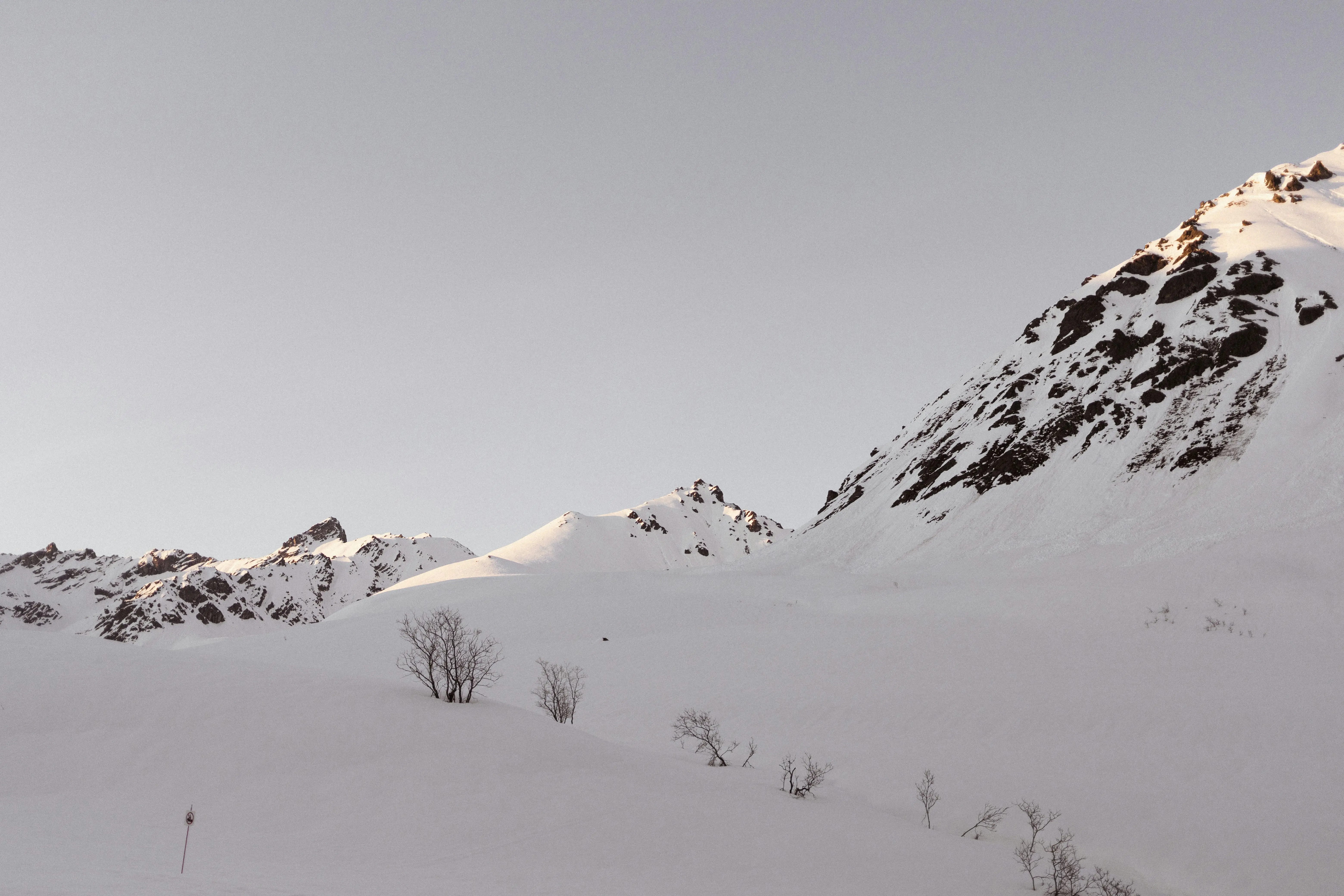 Massive 500-metre 'megatsunami' hits Alaska Fjord after part of mountain collapses