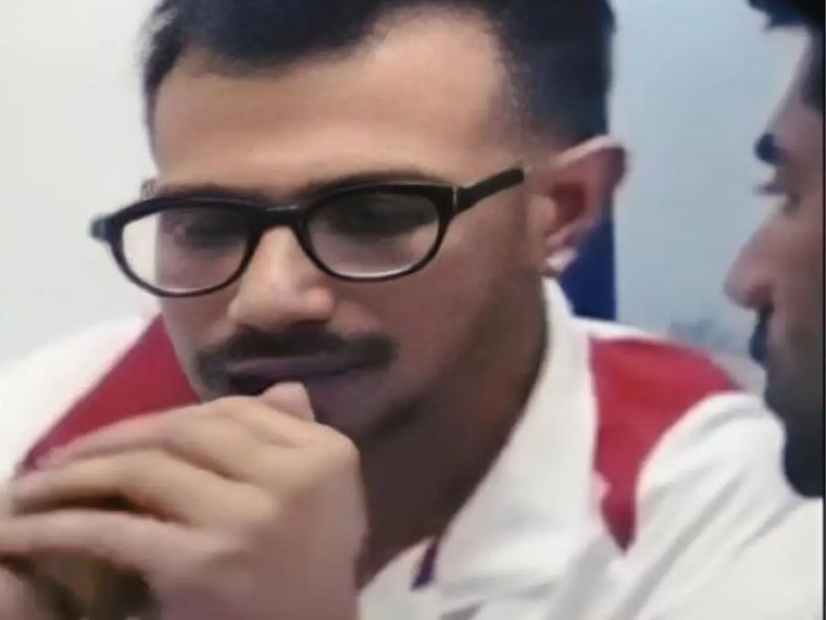 WATCH: Yuzvendra Chahal caught vaping on flight; PBKS spinner under threat for potential punishment
