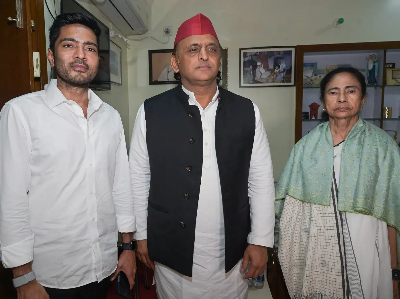 ‘You have not lost, Didi’: Akhilesh Yadav meets Mamata Banerjee, backs her poll rigging allegations after Bengal setback ‘You have not lost, Didi’: Akhilesh Yadav meets Mamata Banerjee, backs her poll rigging allegations after Bengal setback