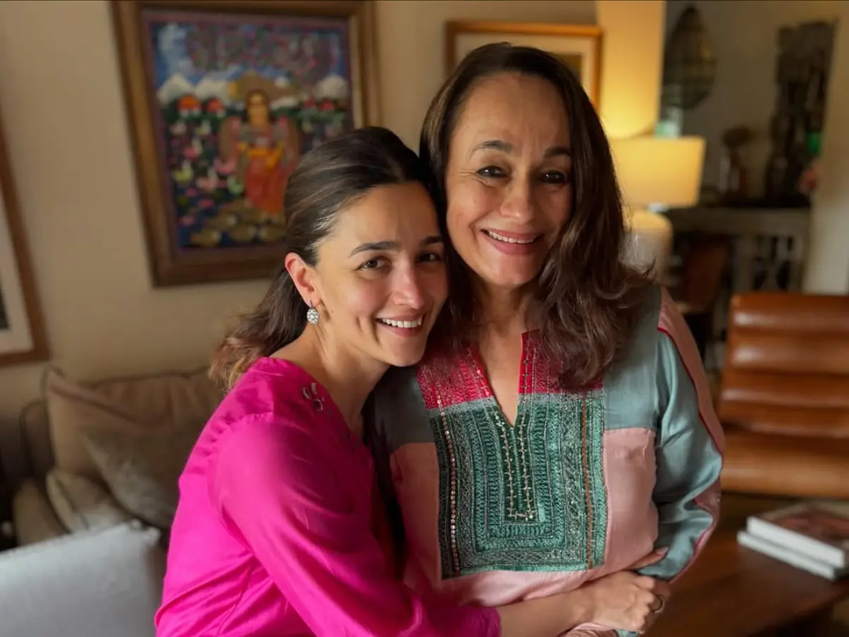 Alia Bhatt with Soni Razdan