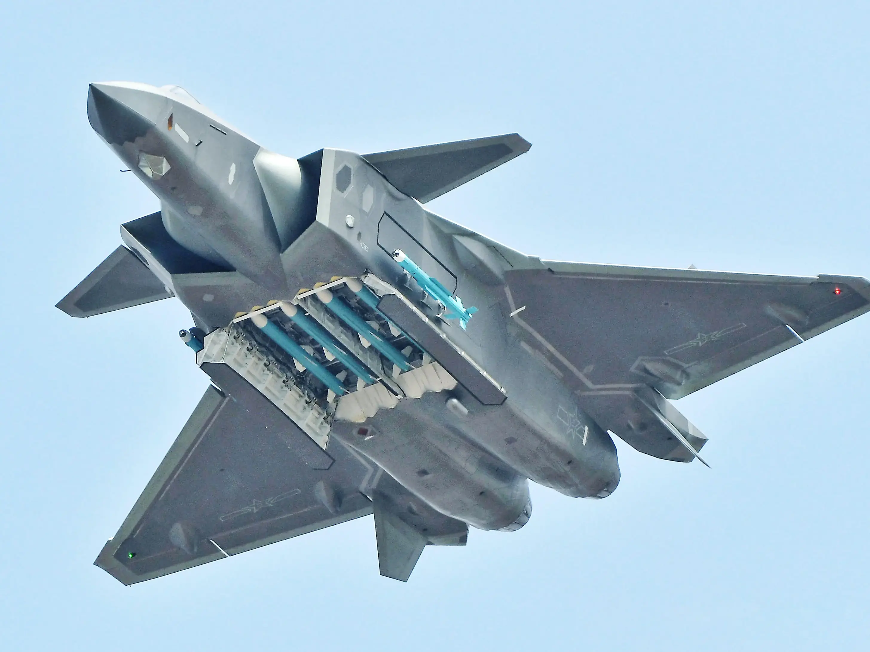 How aerial refueling boosts the range of China’s J-20 fighter jets