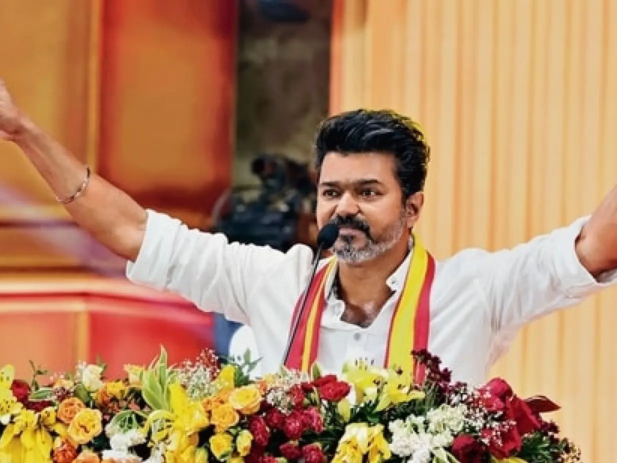Actor Mansoor Ali Khan meets Vijay, calls him brave: 'Governor is doing the biggest injustice' Actor Mansoor Ali Khan meets Vijay, calls him brave: 'Governor is doing the biggest injustice'