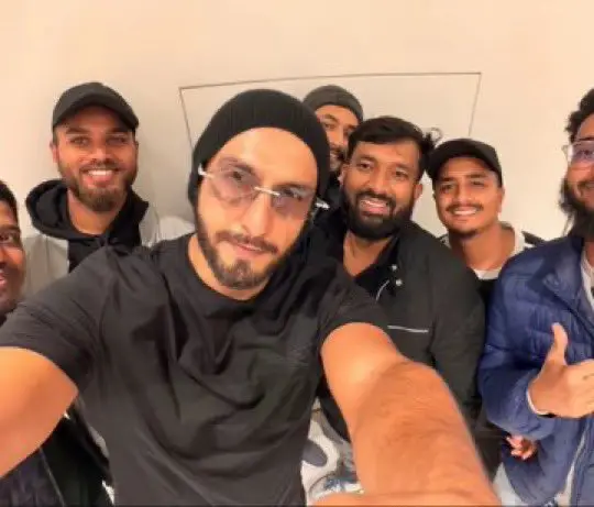 Ranveer Singh took fun selfies with fans on likely King set in South Africa