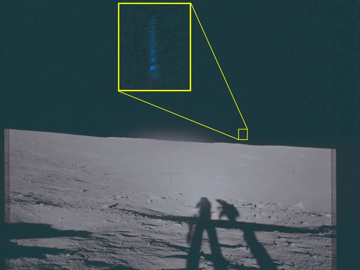 Apollo 12 crew saw glowing particles