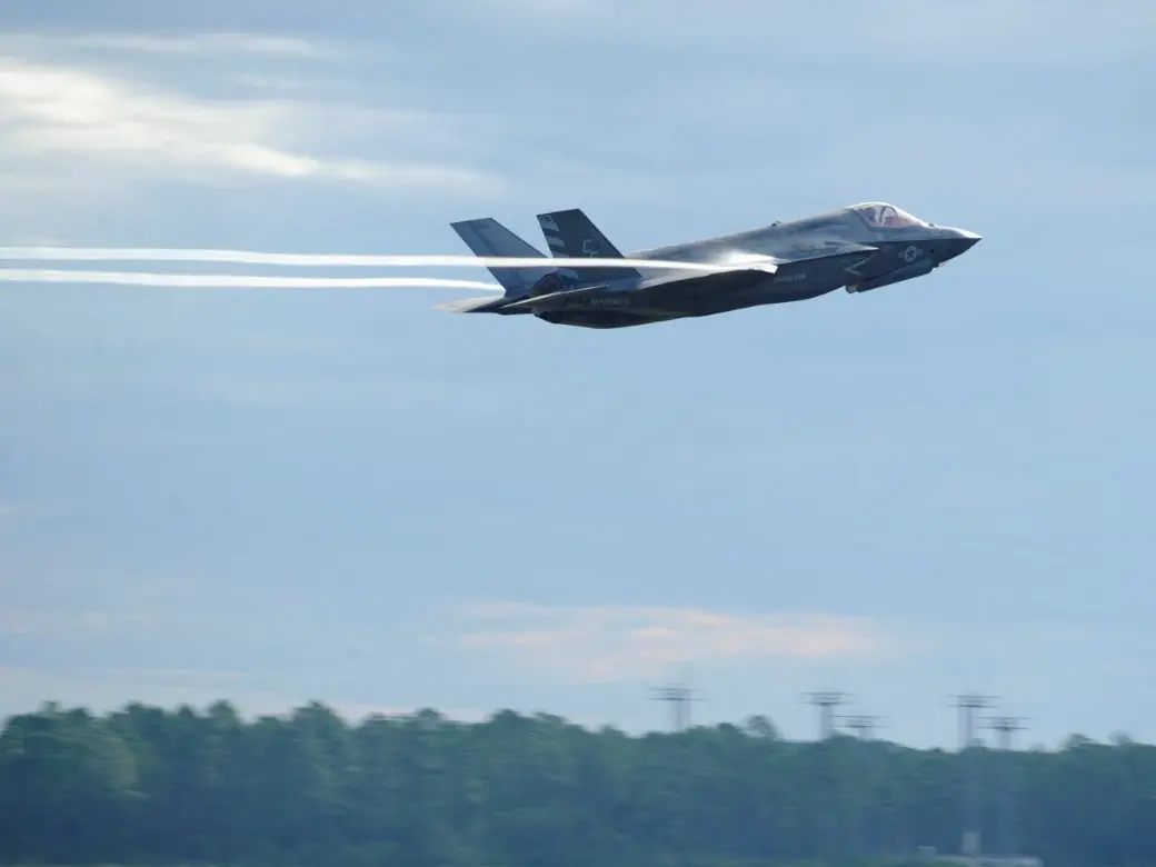 Iran claims US F-35 Lightning II fighter jet declared mid-air emergency near Strait of Hormuz – What we know