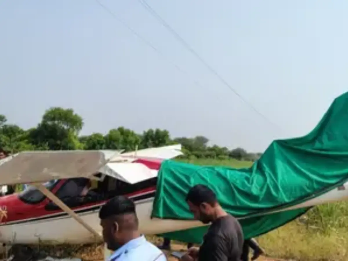 Two-seater training aircraft crashes in Maharashtra's Baramati - VIDEO Two-seater training aircraft crashes in Maharashtra's Baramati - VIDEO