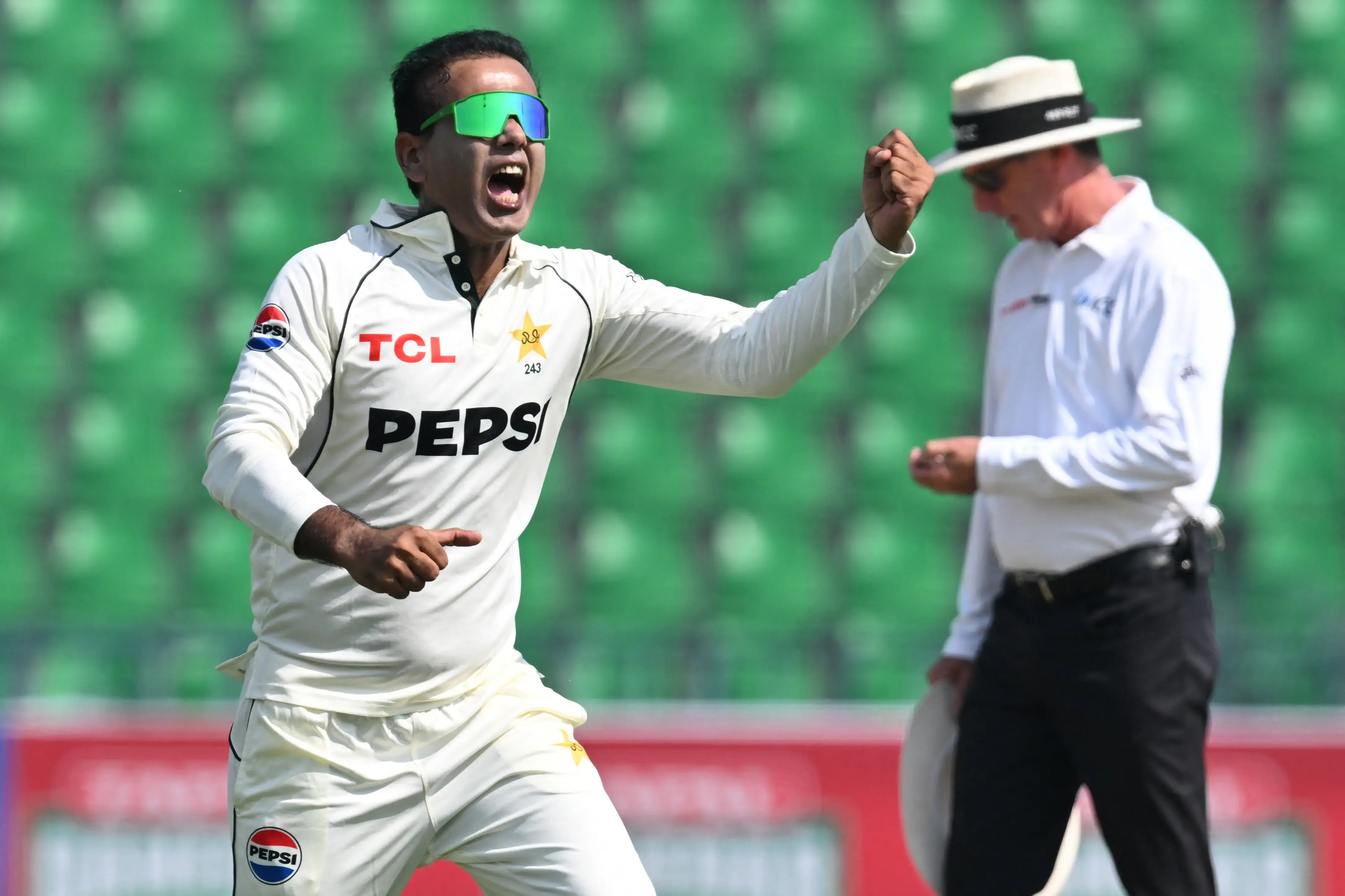 Noman Ali (Pakistan)