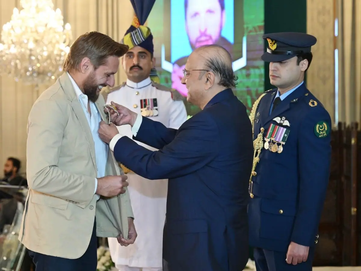 Shahid Afridi becomes only fourth cricketer to receive Pakistan's ‘Hilal-e-Imtiaz’
