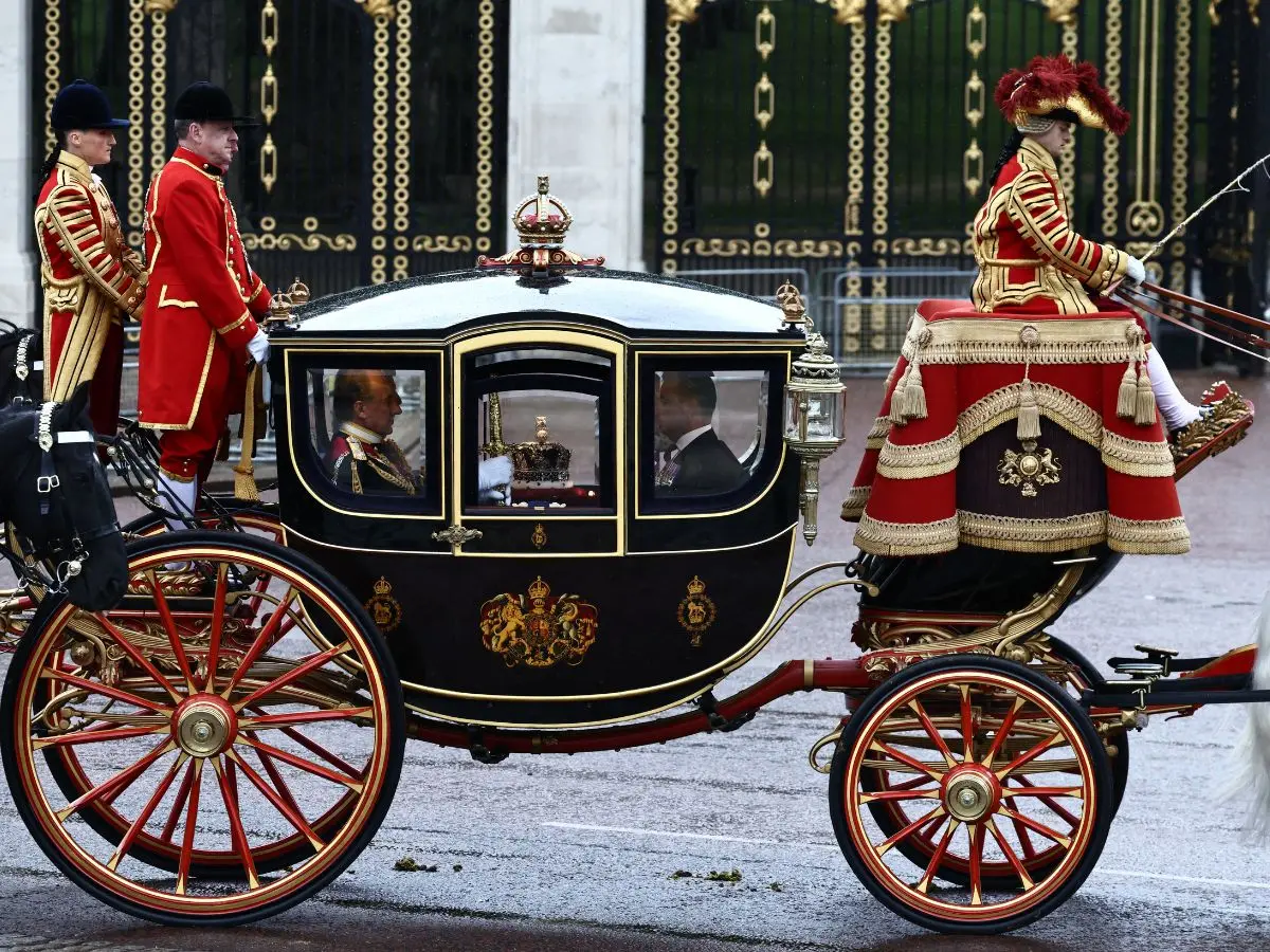 King’s pomp procession