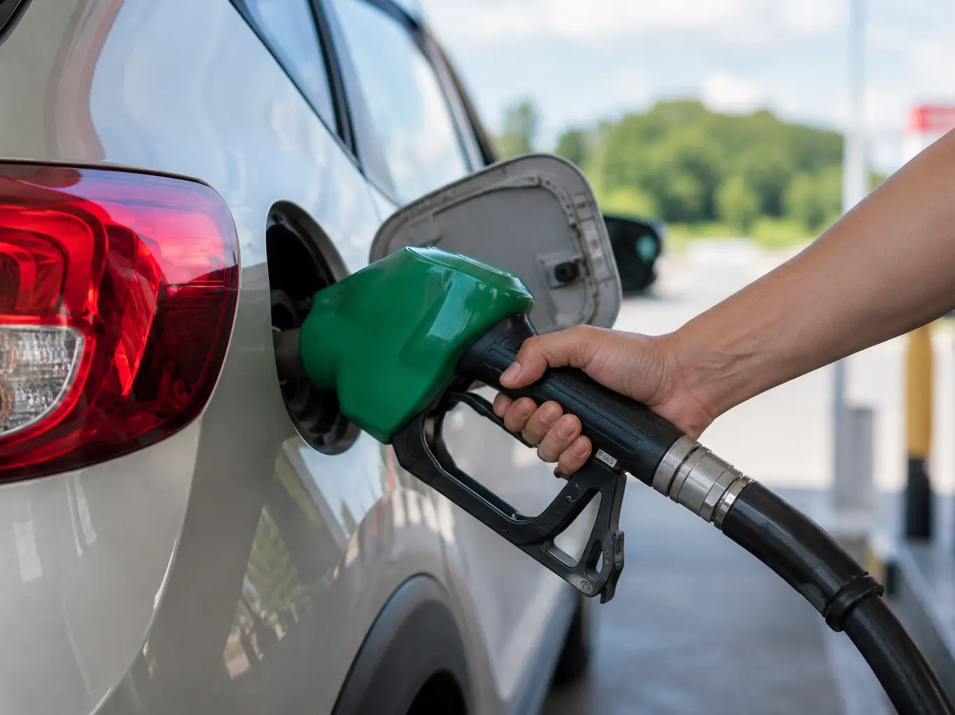 ‘Half-tank rule’: Does keeping your fuel tank full improve mileage?