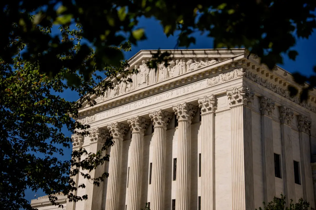 Supreme Court blocks Virginia Democrats' redistricting plan, preserving Republican-drawn maps ahead of US midterms