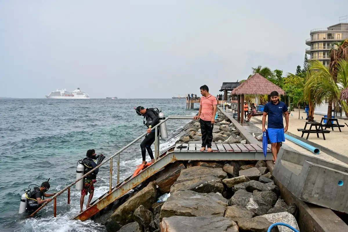 Five Italian divers killed in Maldives cave tragedy after scuba expedition turns deadly