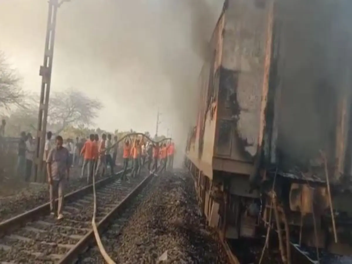 Massive fire breaks out in Delhi-Bound Rajdhani Express, passengers evacuated safely