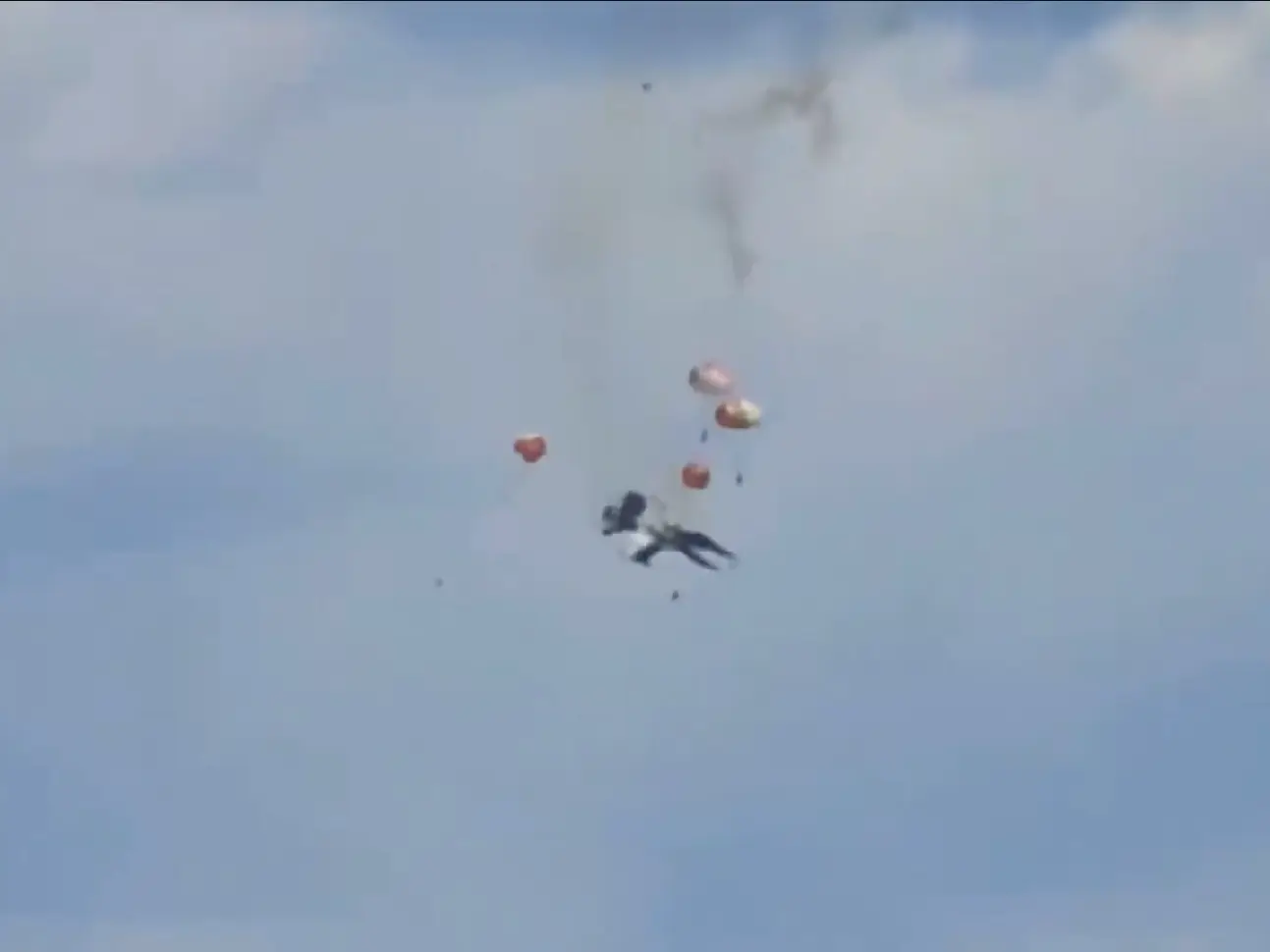 2 US fighter jets collide mid-air, crash during air show at Idaho’s Mountain Home Air Force Base | Video