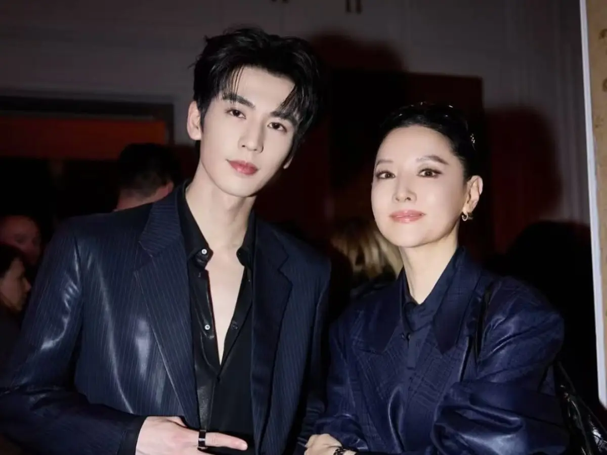 Gucci Cruise 2027: Pursuit of Jade star Zhang Linghe, k-drama actress Lee Young Ae steal the show at Times Square Gucci Cruise 2027: Pursuit of Jade star Zhang Linghe, k-drama actress Lee Young Ae steal the show at Times Square