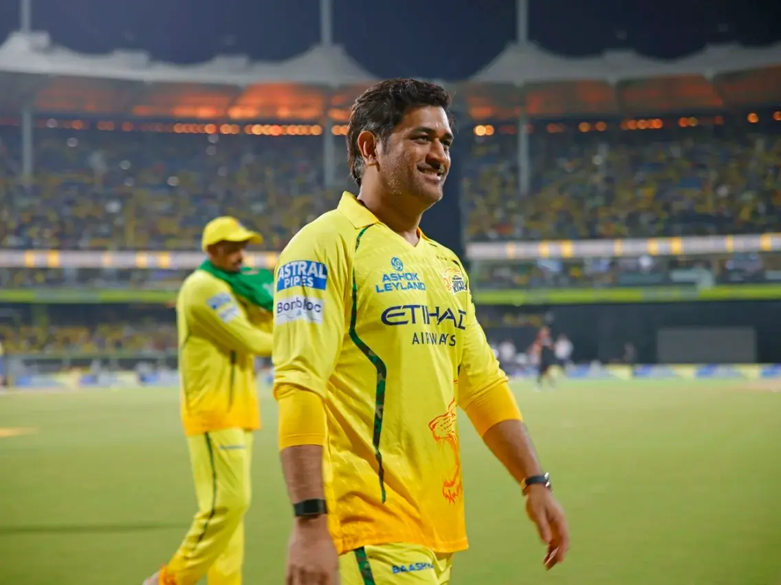 One last time? MS Dhoni's 'lap of honour' in CSK's last home game of IPL 2026 sparks retirement buzz - WATCH