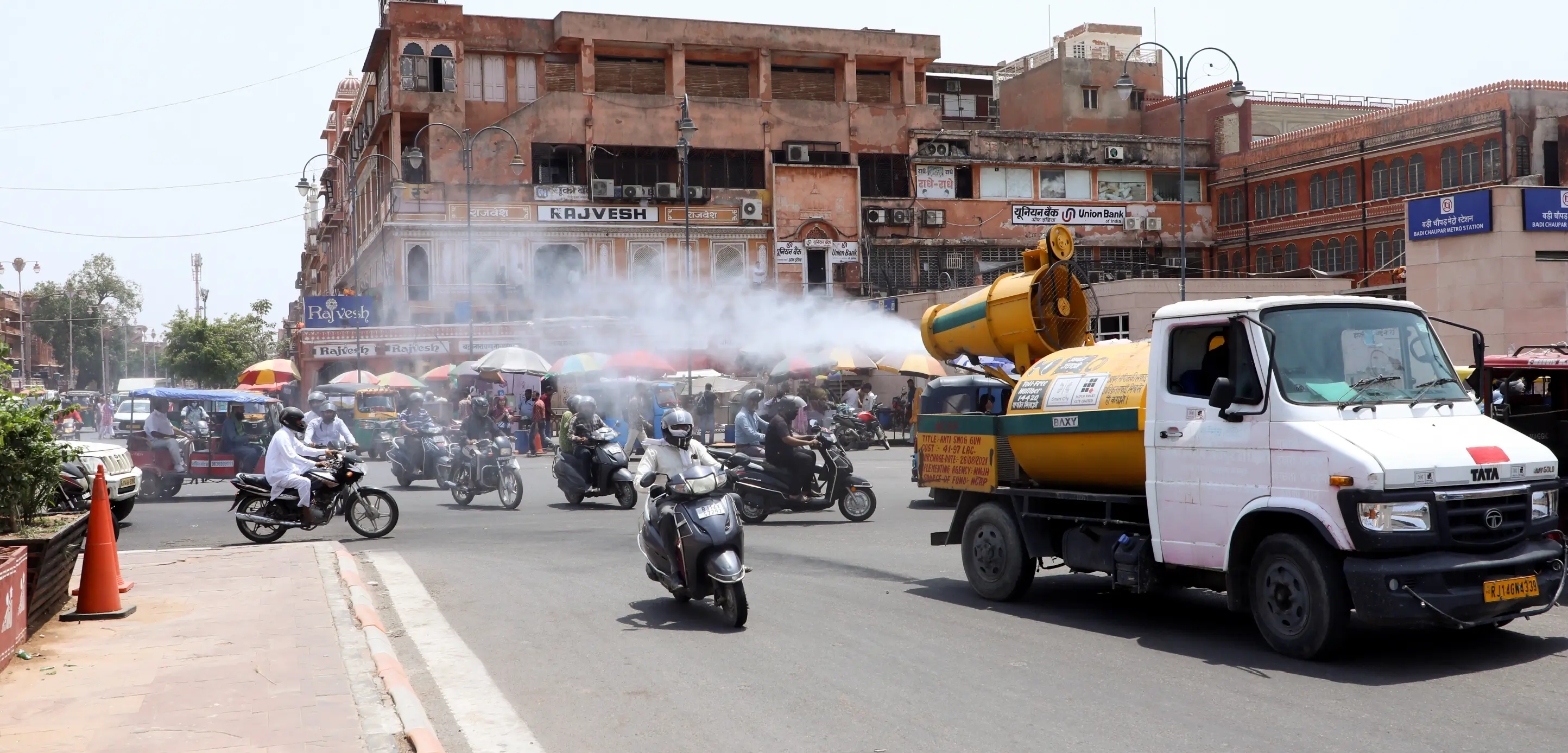 Delhi sizzles at 45.1°C amid yellow alert; intense heatwave grips north and central India