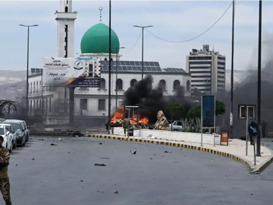 Syrian soldier killed, 18 wounded in Damascus car bomb explosion outside a defence ministry building