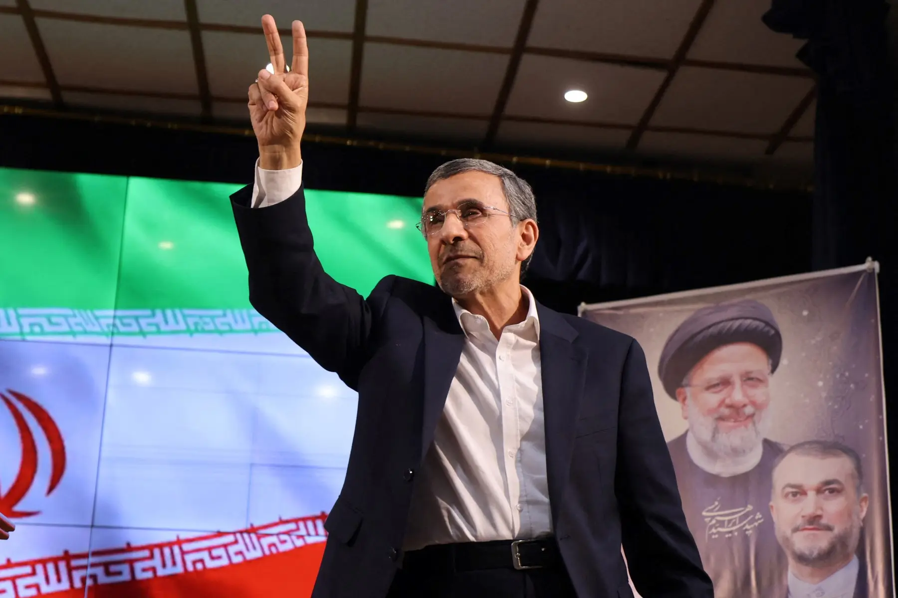 Did the US and Israel plan to install Mahmoud Ahmadinejad in Iran after Khamenei’s death?