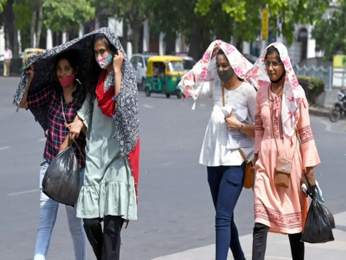 Delhi records warmest night in 14 years, severe heatwave conditions to persist Delhi records warmest night in 14 years, severe heatwave conditions to persist
