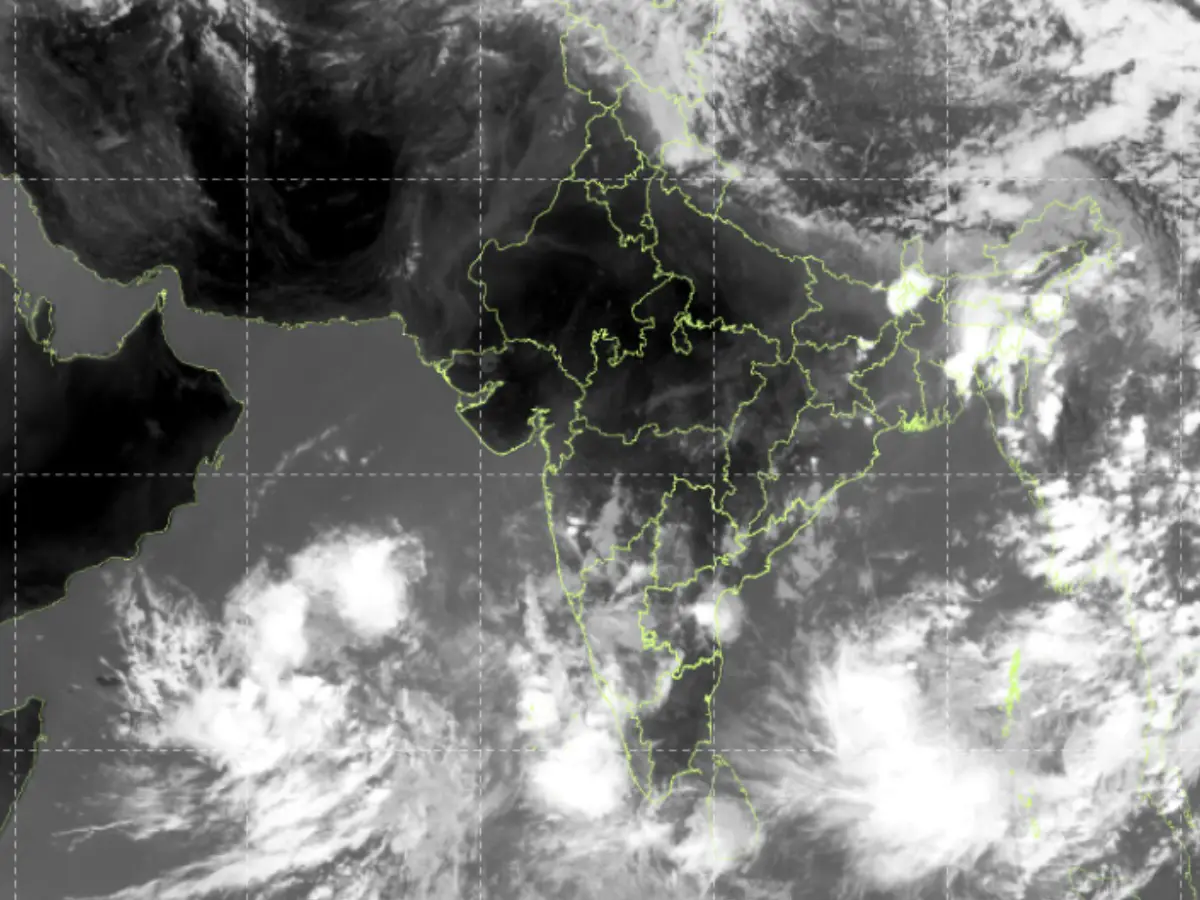 India monsoon update: Satellite image shows massive clouds moving towards India India monsoon update: Satellite image shows massive clouds moving towards India