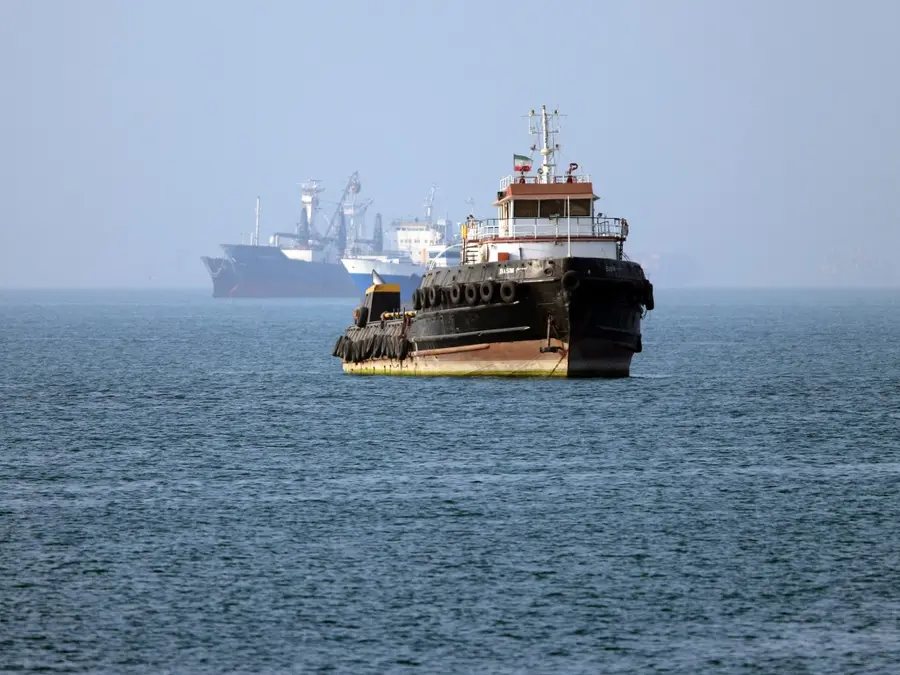 IRGC Navy coordinates passage of 35 ships through Strait of Hormuz